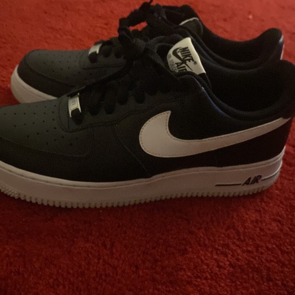 need money. barely worn - Picture 5 of 5